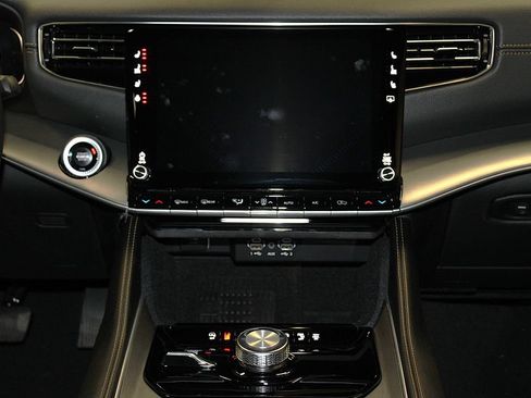 New 2026 Jeep Grand Wagoneer L 4WD image 14