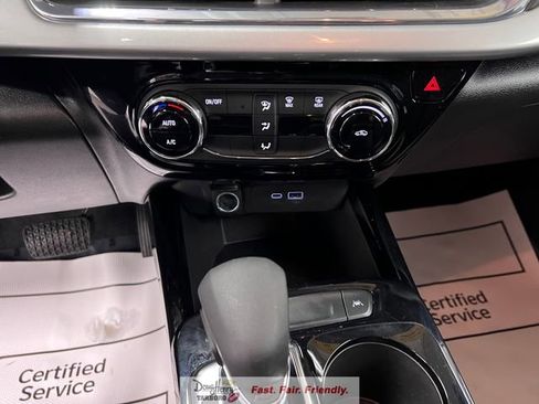 Used 2025 Chevrolet Trax LT image 45