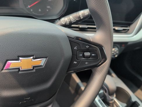New 2026 Chevrolet Trax LS w/ LS Convenience Package FWD image 20