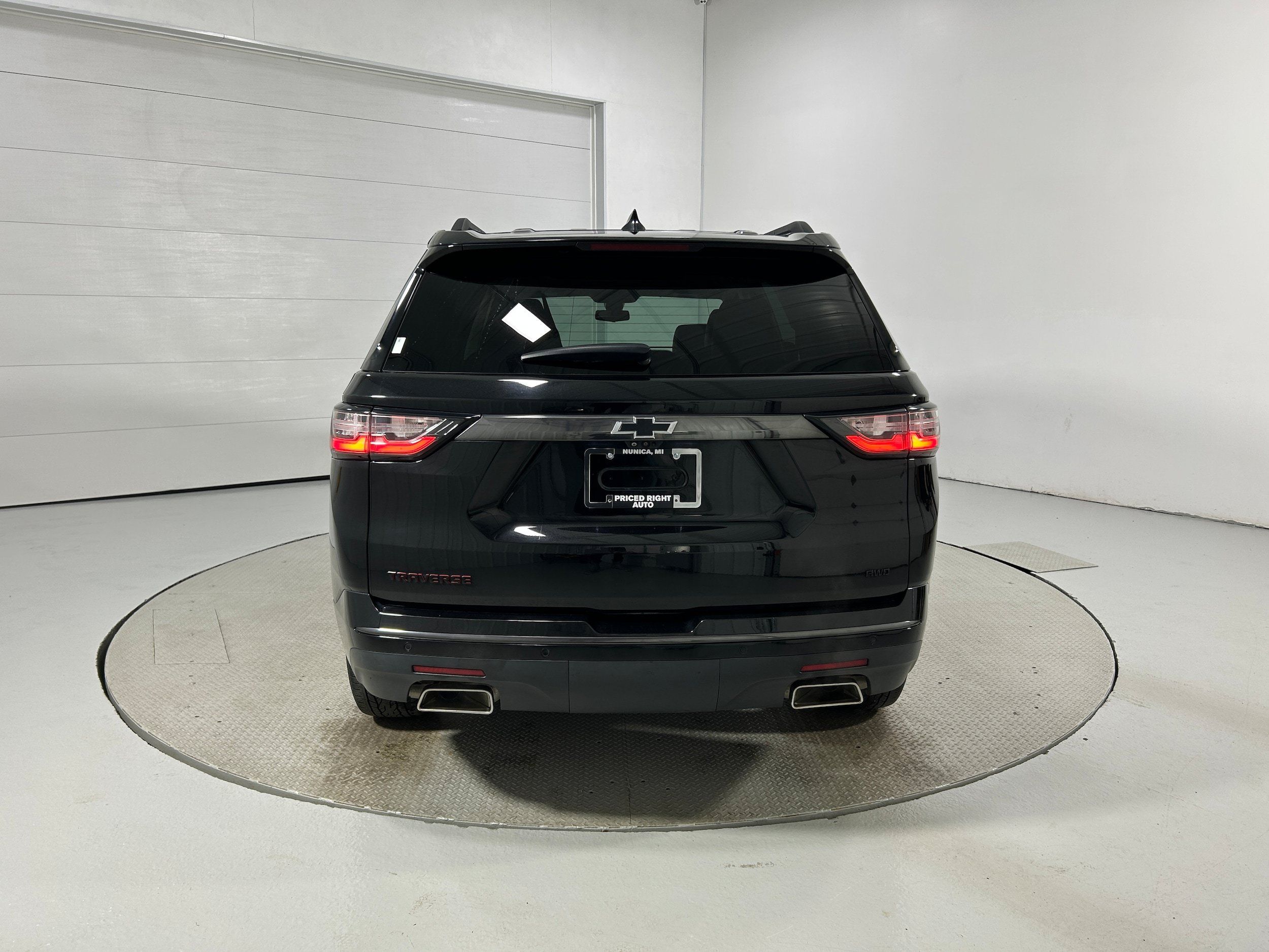 Used 2021 Chevrolet Traverse Premier w/ Redline Edition AWD/4WD image 35