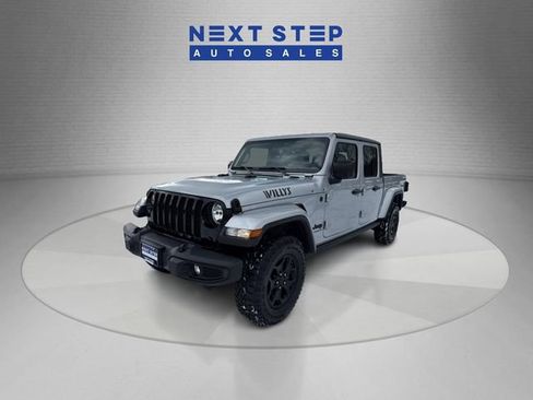Used 2022 Jeep Gladiator Sport AWD/4WD image 3