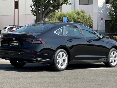 New 2025 Honda Accord LX image 4