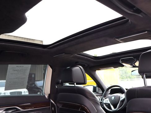 Used 2016 BMW 750i xDrive AWD/4WD image 26