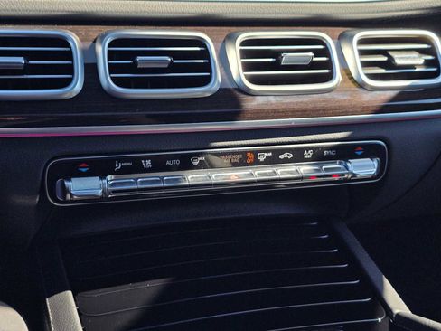 Used 2026 Mercedes-Benz GLS 450 4MATIC image 29