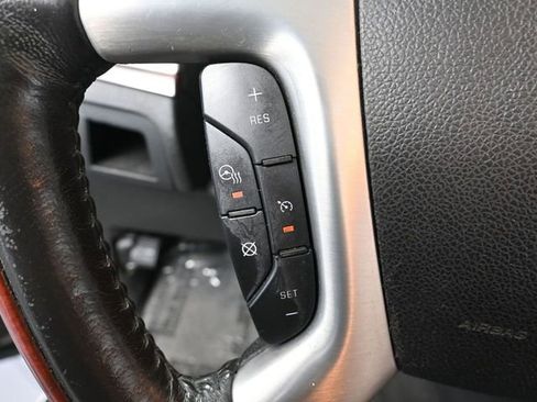 Used 2011 Cadillac Escalade Luxury image 27