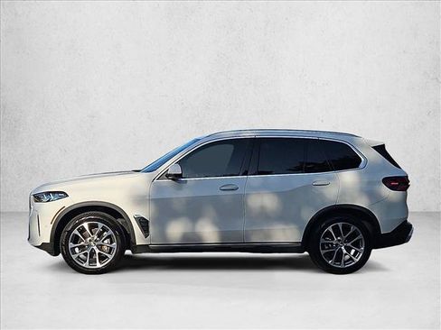 Used 2024 BMW X5 xDrive40i w/ Premium Package AWD/4WD image 9