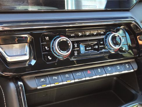 Used 2022 GMC Sierra 1500 AT4X image 18