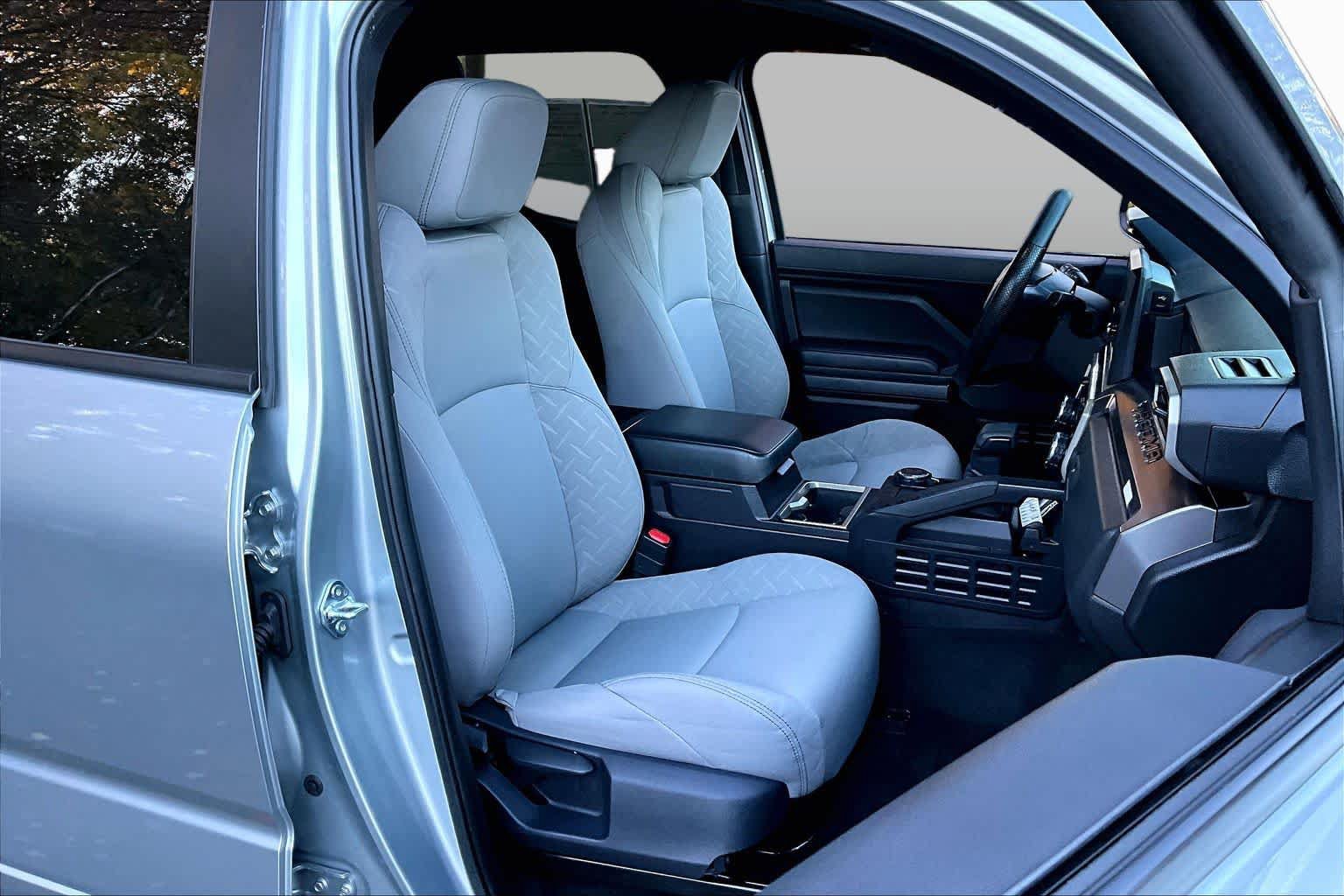 Certified 2026 Toyota Tacoma SR5 AWD/4WD image 8