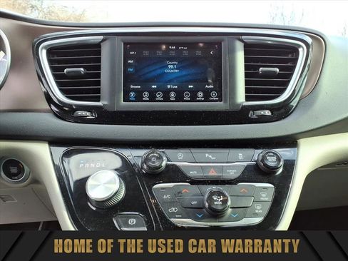 Used 2019 Chrysler Pacifica LX image 23