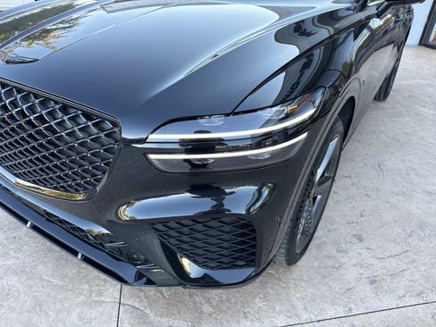 Used 2023 Genesis GV70 3.5T Sport w/ Sport Prestige Package image 9