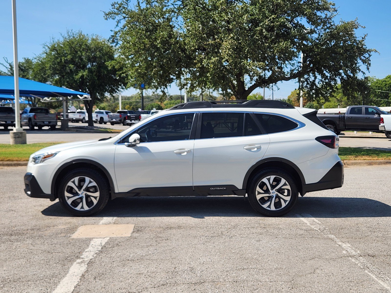 Used 2020 Subaru Outback Limited XT w/ Popular Package #2 AWD/4WD image 3