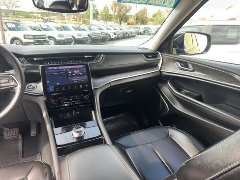 Used 2023 Jeep Grand Cherokee L Limited w/ Trailer Tow Group (B) image 22