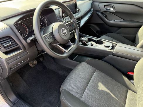 Used 2024 Nissan Rogue SV image 24