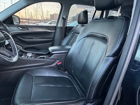 Used 2022 Jeep Grand Cherokee Limited 4xe image 10