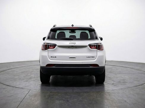 Used 2025 Jeep Compass Limited image 7