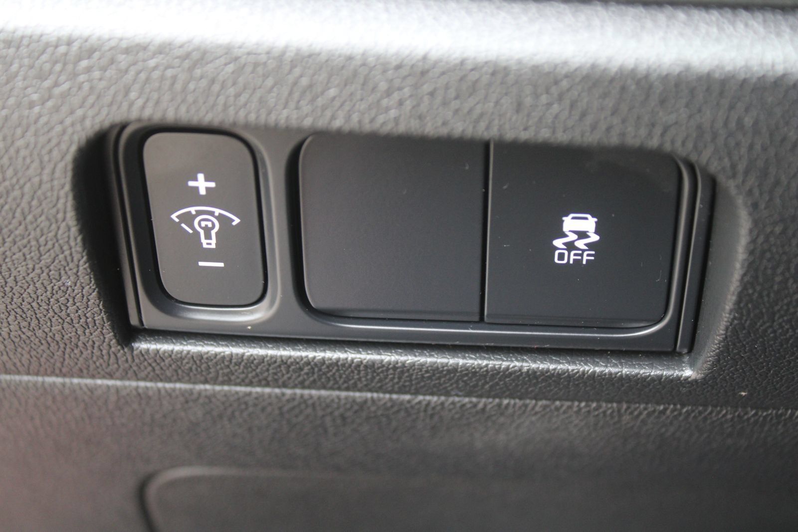 Certified 2025 Kia Sorento S FWD image 24