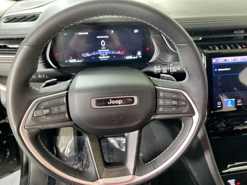 Used 2023 Jeep Grand Cherokee L Limited image 10