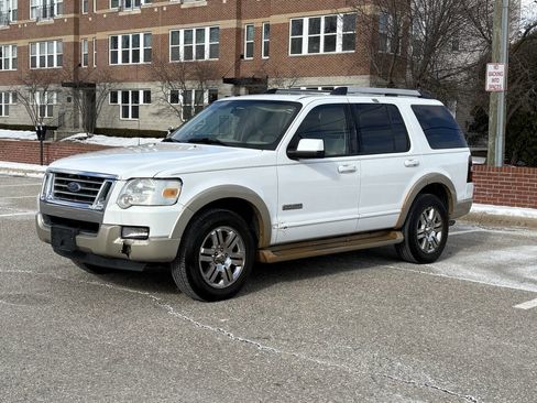 Used 2006 Ford Explorer Eddie Bauer image 2