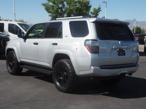 Used 2019 Toyota 4Runner SR5 image 7