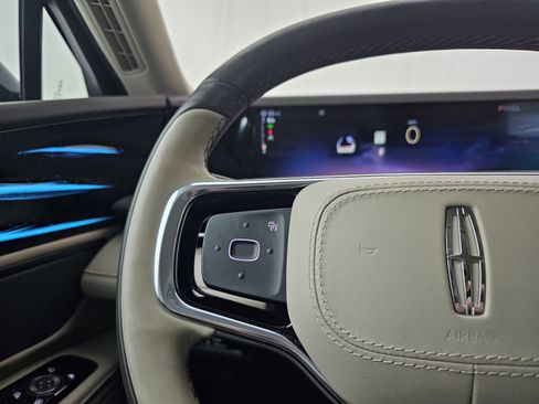 Used 2024 Lincoln Nautilus Reserve image 37