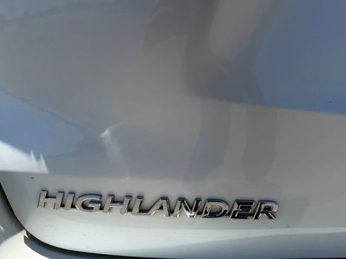 Used 2015 Toyota Highlander Limited Platinum AWD/4WD image 12