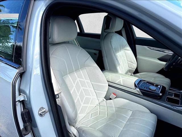 Certified 2024 BMW 740i RWD image 9