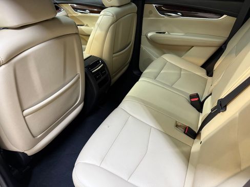 Used 2018 Cadillac XT5 Premium Luxury image 42