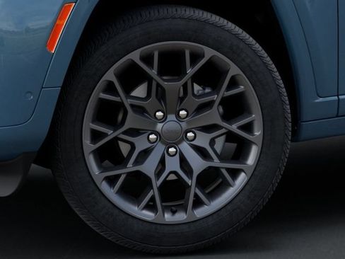 New 2026 Jeep Grand Cherokee L Summit w/ Obsidian Package AWD/4WD image 8