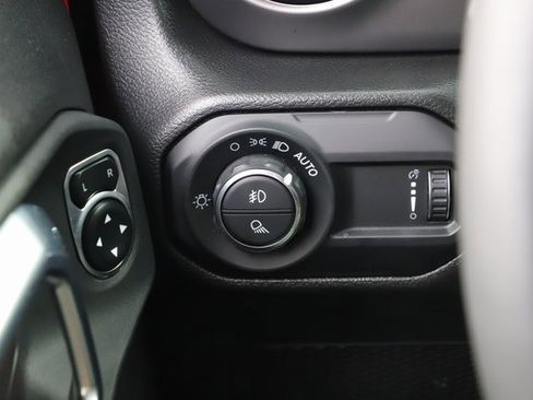 Used 2023 Jeep Gladiator Willys image 35