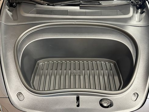 Used 2025 Tesla Model 3 Long Range RWD image 27