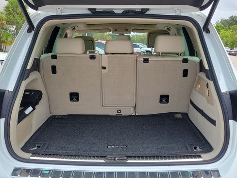 Used 2013 Volkswagen Touareg TDI AWD/4WD image 10