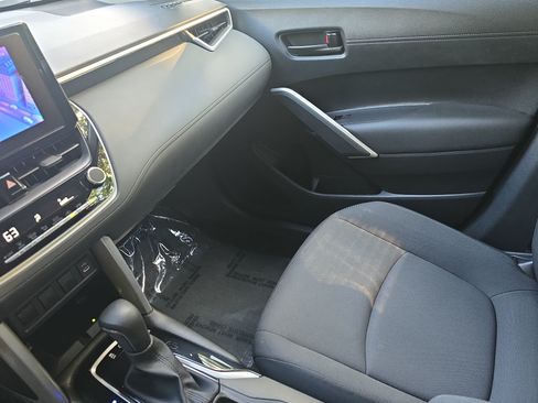 Used 2024 Toyota Corolla Cross LE FWD image 23