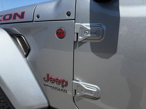 Used 2021 Jeep Wrangler Unlimited Rubicon AWD/4WD image 47