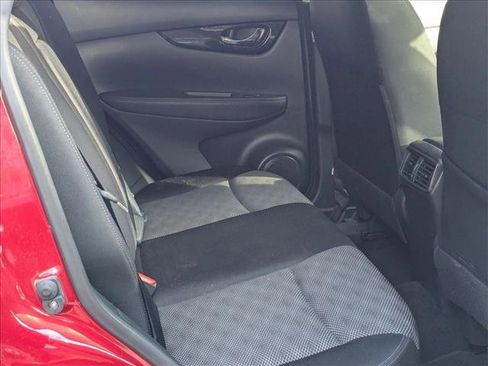 Used 2017 Nissan Rogue Sport SV image 19