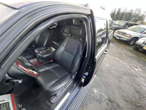 Used 2014 Cadillac Escalade Premium image 8