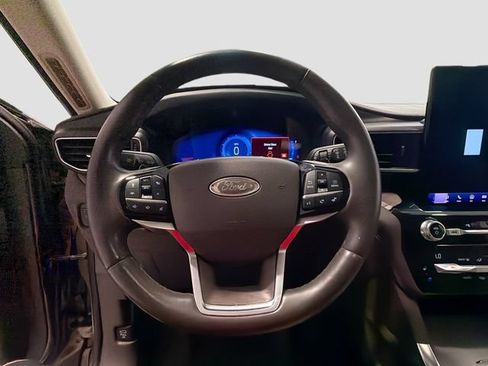Used 2021 Ford Explorer Platinum w/ Equipment Group 601A AWD/4WD image 12