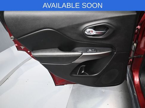 Used 2021 Jeep Cherokee Latitude Lux w/ Sun & Sound Group image 30