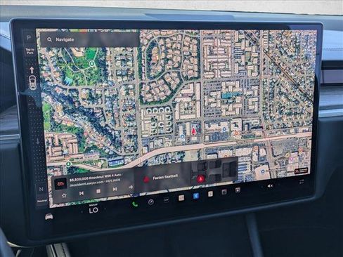 Used 2022 Tesla Model X image 14