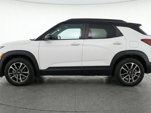 Used 2025 Chevrolet TrailBlazer LT image 5