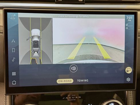 Used 2024 Jaguar F-PACE R-Dynamic S image 23