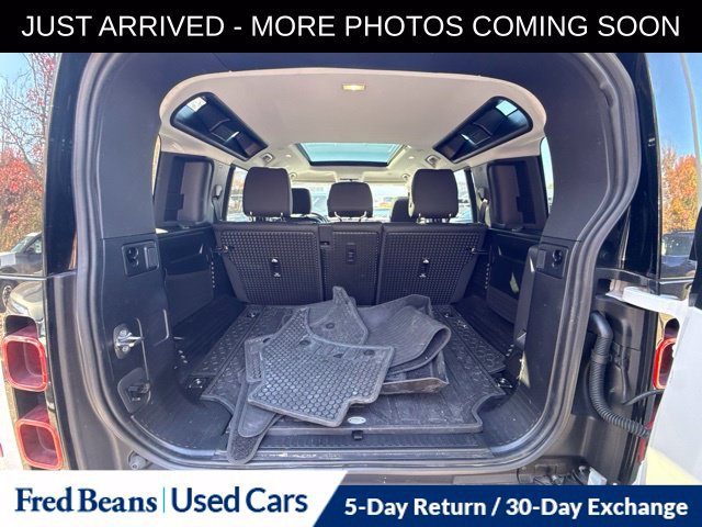 Used 2025 Land Rover Defender 110 S AWD/4WD image 8