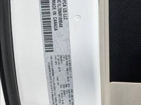 Used 2022 Chrysler Pacifica Touring-L image 16