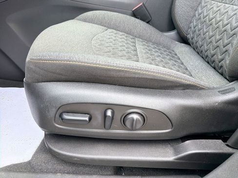 Used 2023 Chevrolet Equinox LT image 16