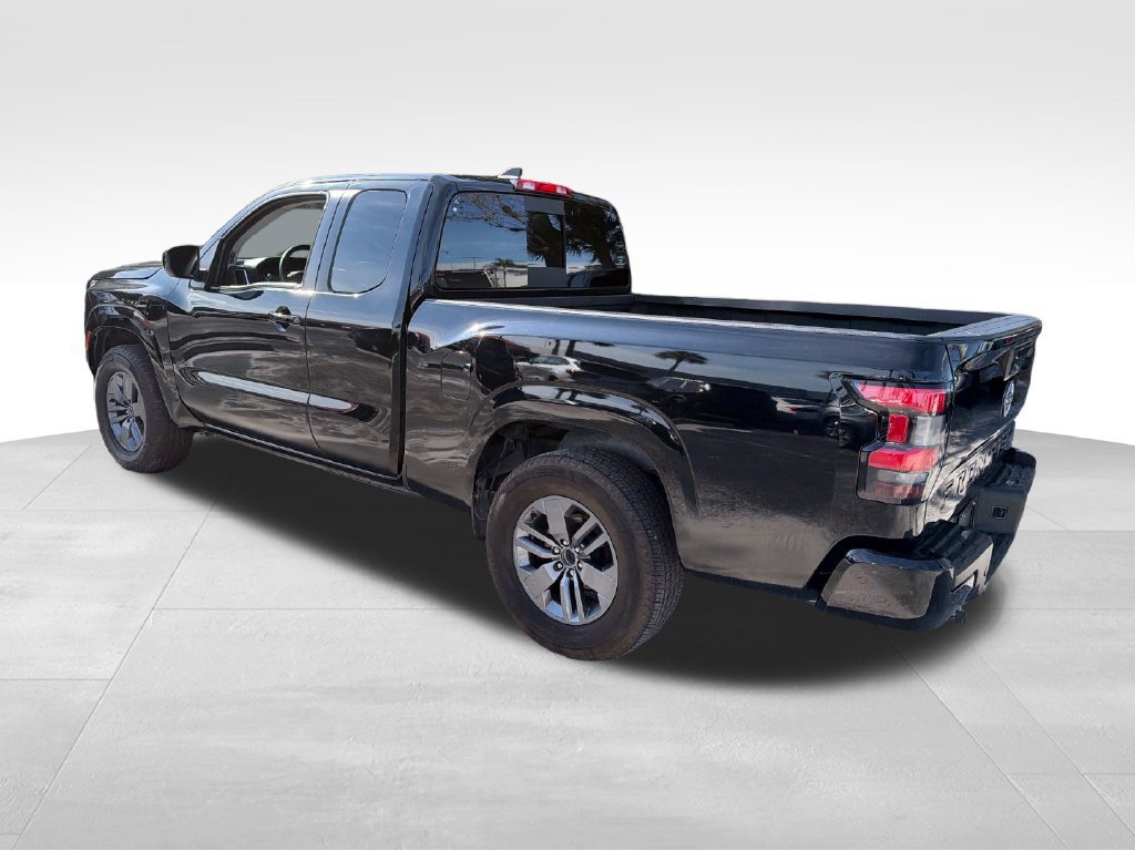 Used 2025 Nissan Frontier SV RWD image 5