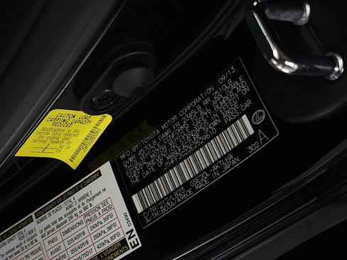 Used 2014 Lexus IS 250C w/ F-Sport Package w/as Tires RWD image 30