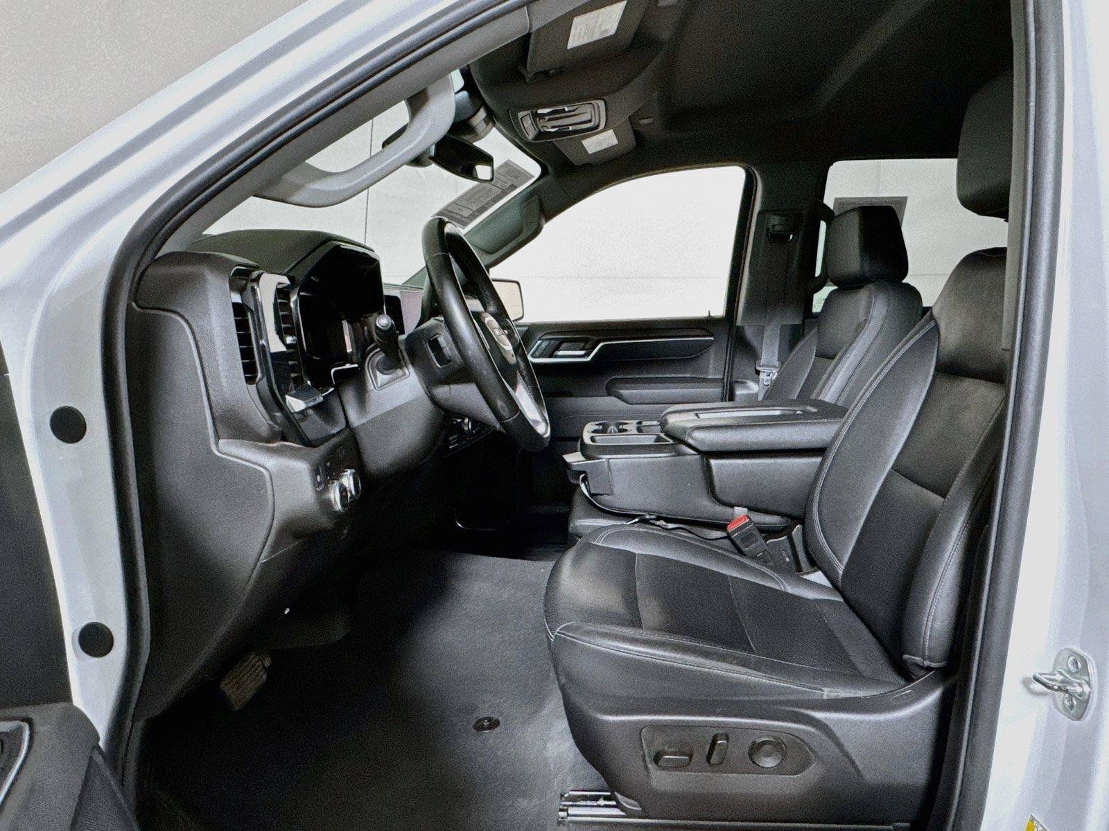 Used 2025 GMC Sierra 1500 SLT AWD/4WD image 19
