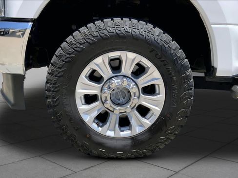 Used 2021 Ford F250 XLT w/ XLT Value Package AWD/4WD image 11
