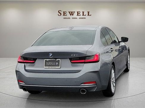 Used 2023 BMW 330i Sedan w/ Parking Assistance Package RWD image 5
