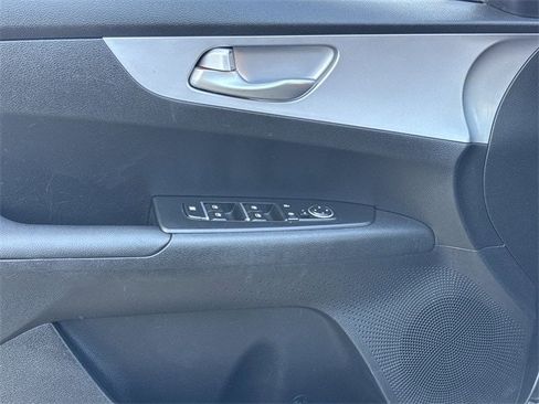 Used 2024 Kia Forte LXS image 22
