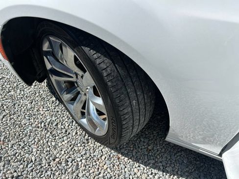 Used 2019 Chrysler 300 Limited RWD image 21